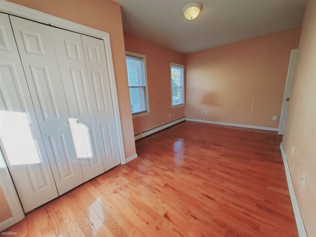 Building Photo - 3 br, 2 bath Condo - 40 Tierney St Apt 1