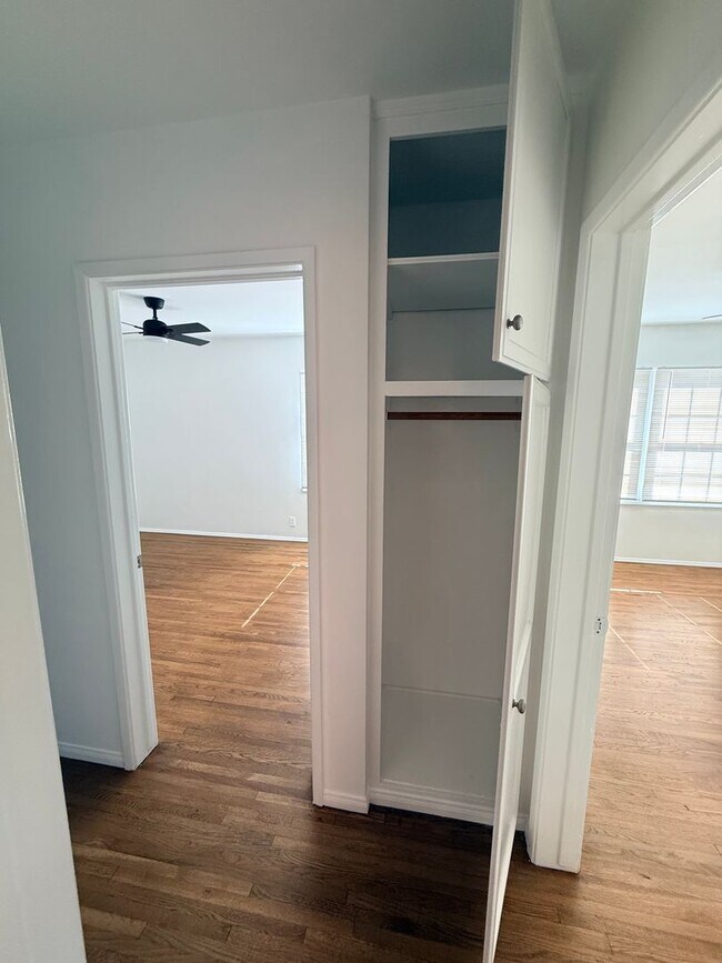 Building Photo - Adorable 2-bedroom home available for rent in Lakewood Mutuals!