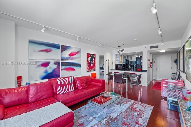 Building Photo - 650 West Ave