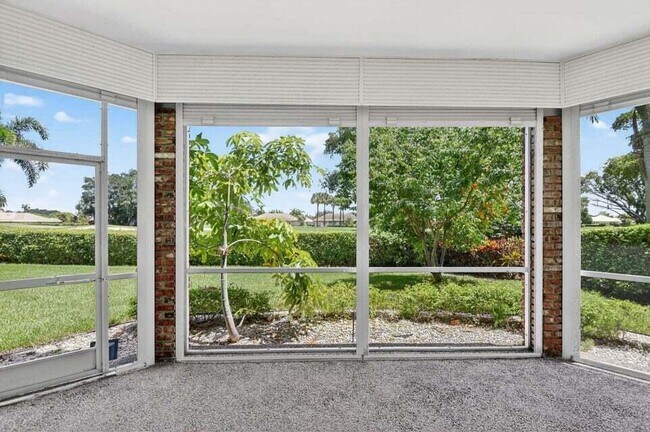 Building Photo - 324 Orange Tree Dr