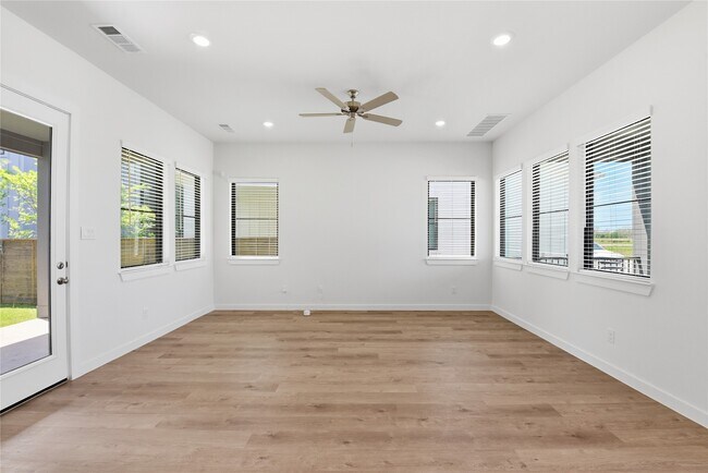 Building Photo - 3220 Loam Ln