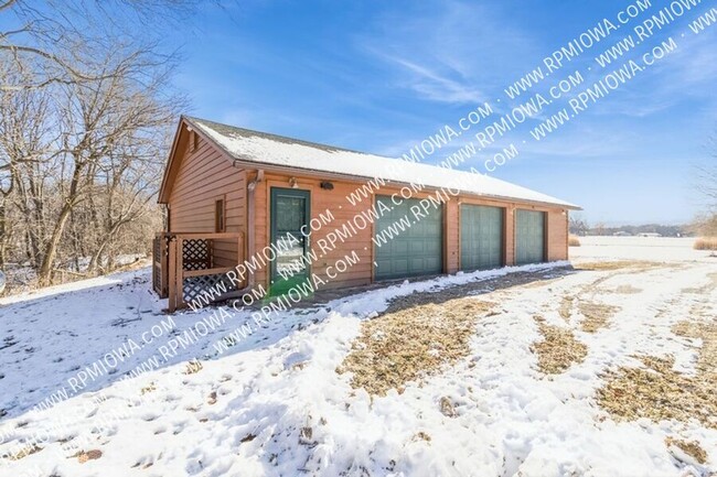 Building Photo - PRIVATE ACREAGE! 3 Bed, 2.5 Bath Home in B...