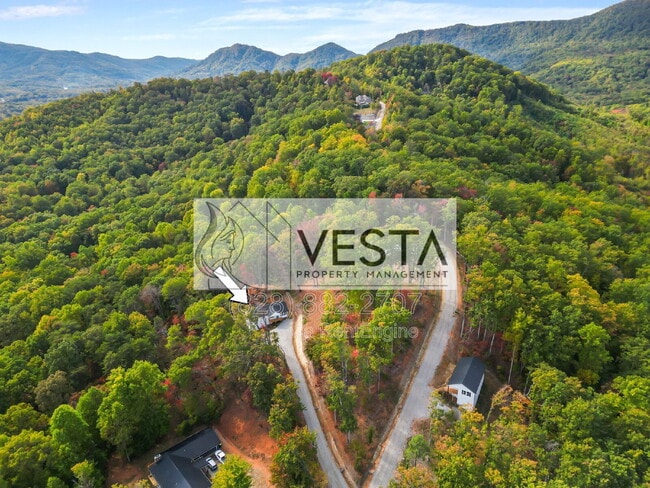 Building Photo - 376 Hague Dr