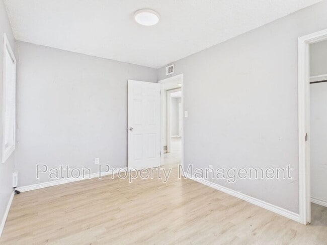 Building Photo - 3010 Westhaven Dr