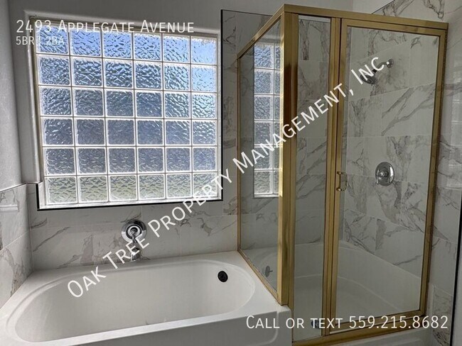 Building Photo - 2493 Applegate Ave