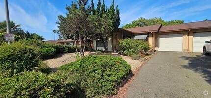 Building Photo - 1527 Temple Heights Dr