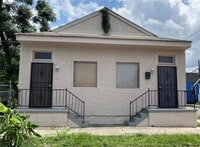 Building Photo - 2934 Dryades St