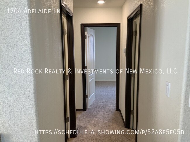 Building Photo - 1704 Adelaide Ln