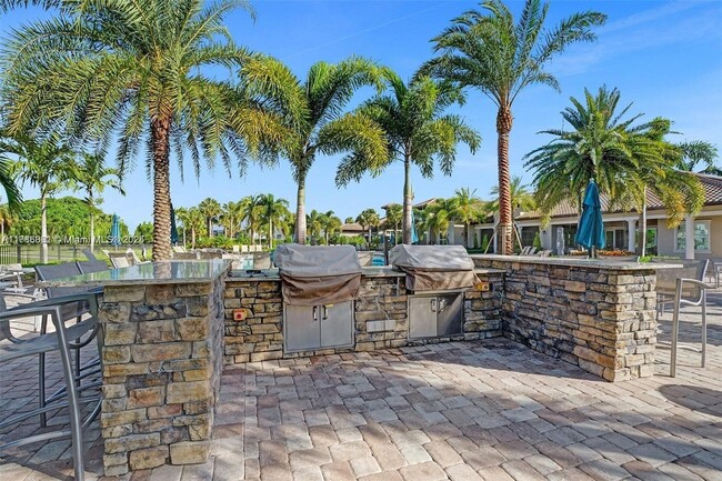 Building Photo - 3813 Greenway Dr