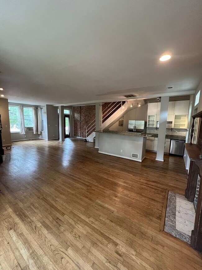 Building Photo - 1701 New Jersey Ave NW