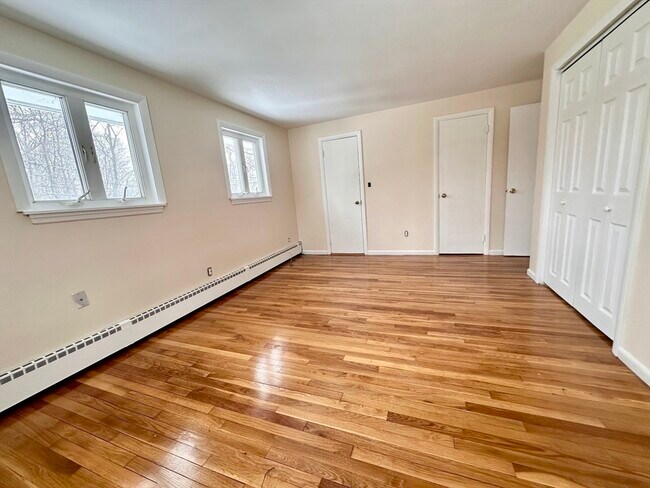 Building Photo - 9 Flagg Dr