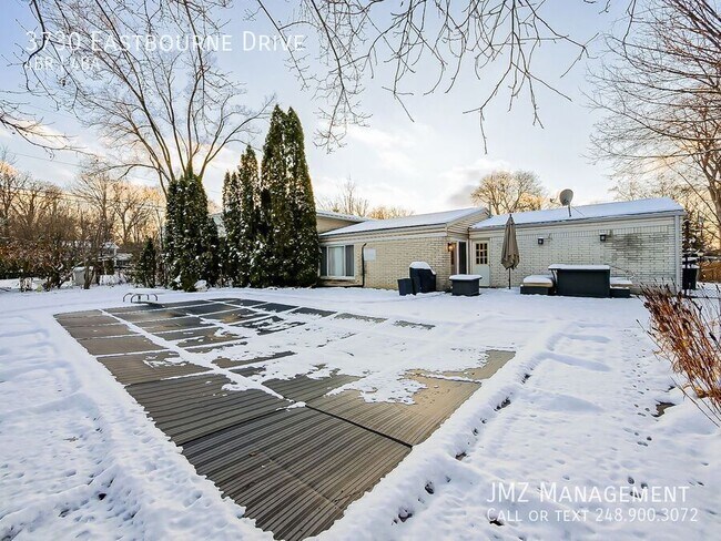 Building Photo - 3730 Eastbourne Dr