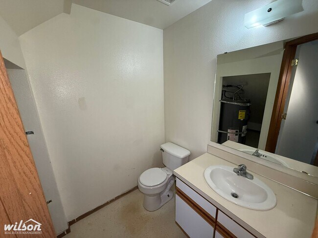 Building Photo - 630 N 5th Ave