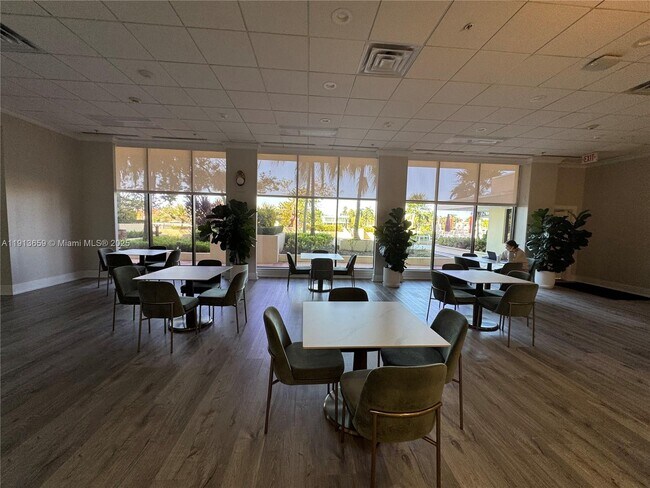 Building Photo - 5600 Collins Ave