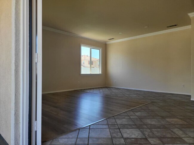 Building Photo - 25375 Forest Wood Cir