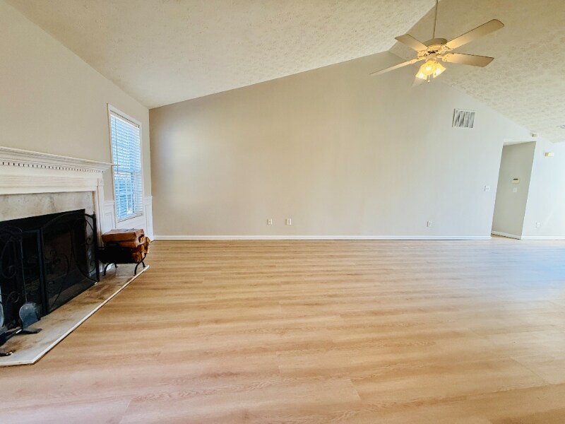 Building Photo - 2510 Cordillo Dr