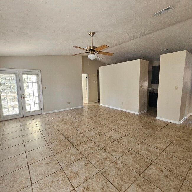 Building Photo - 261 Starmount Dr