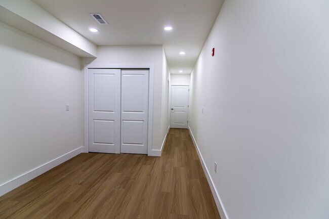 Building Photo - 808 N Preston St