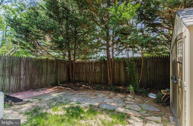 Building Photo - 908 S Highland St