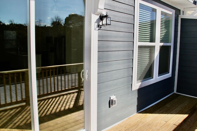 Building Photo - 464 Blair Rd