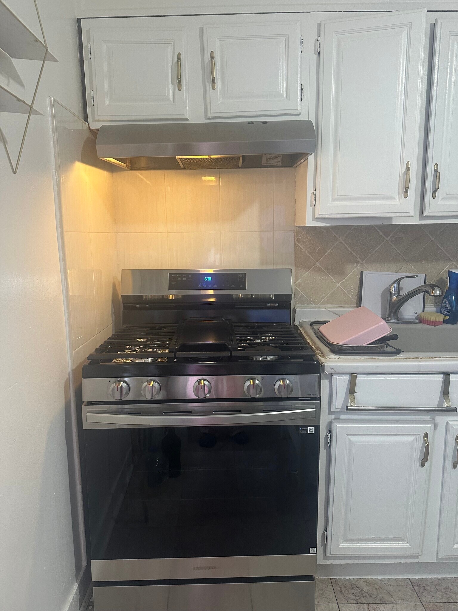 Building Photo - 21 Drake Ave