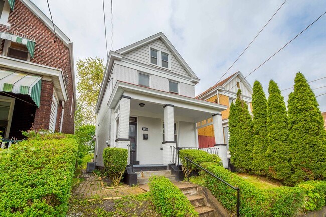 Building Photo - Stunning 2 bedroom home in Homestead available August 1!