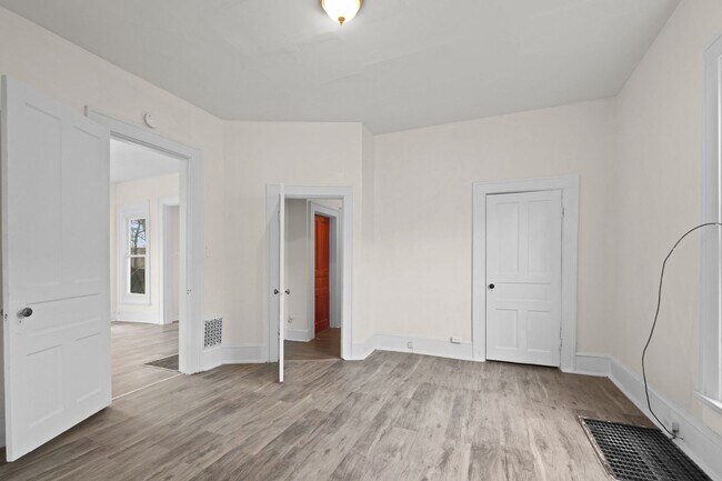 Building Photo - 131 W 13th St