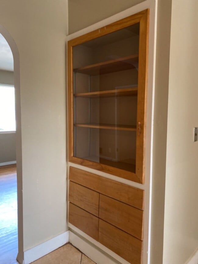 Building Photo - STUDENTS WELCOME! Ranch Home w/ Finished Basement, Fenced Yard and Two Kitchens