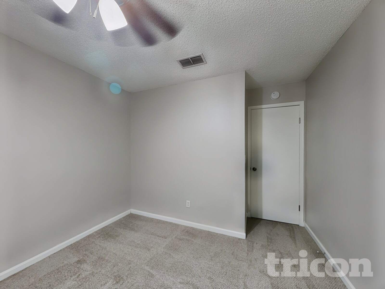 Building Photo - 1689 Ashwood Cir