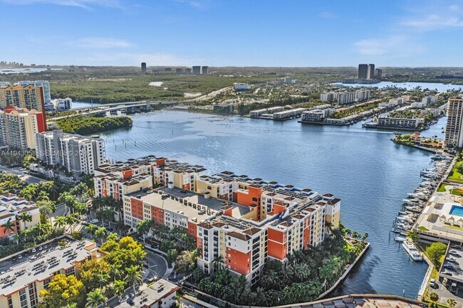 Building Photo - 17100 N Bay Rd