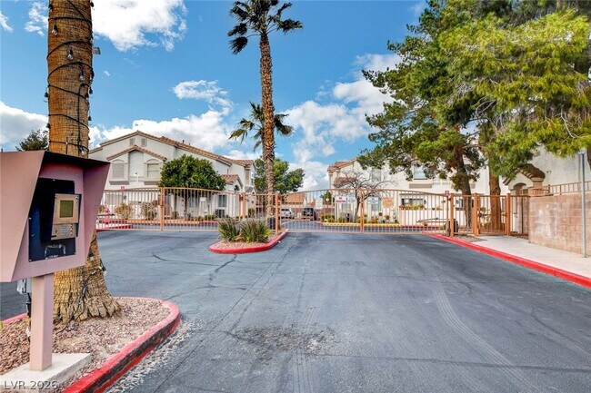 Building Photo - 4040 Castle Cove Dr