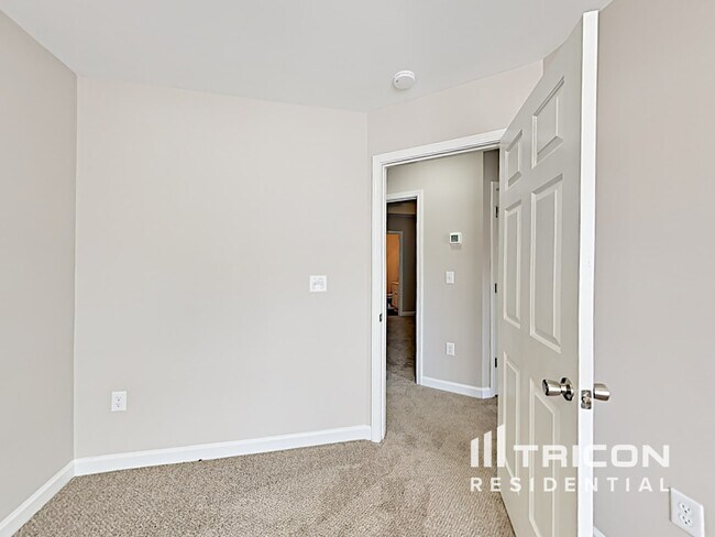 Building Photo - 416 Leecrest Dr
