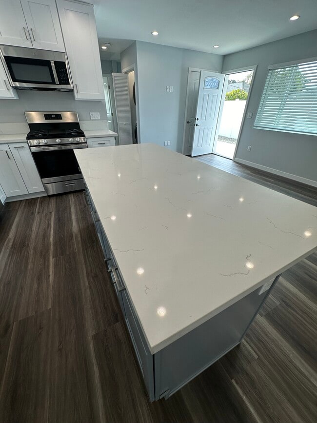 Building Photo - Casa Denver # 2