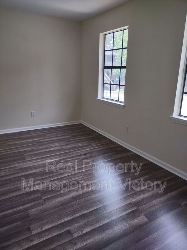 Building Photo - 1758 6th Pl NW