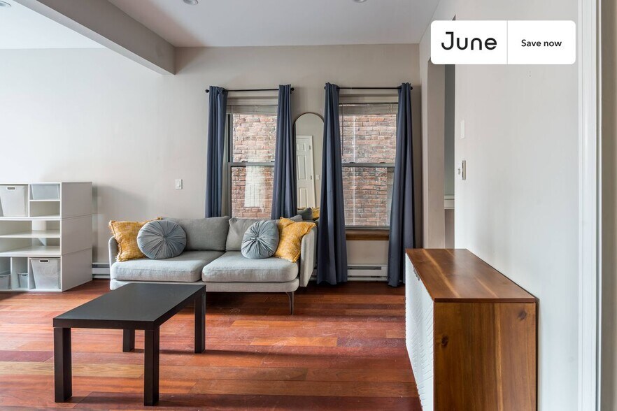 Building Photo - 121 Salem St