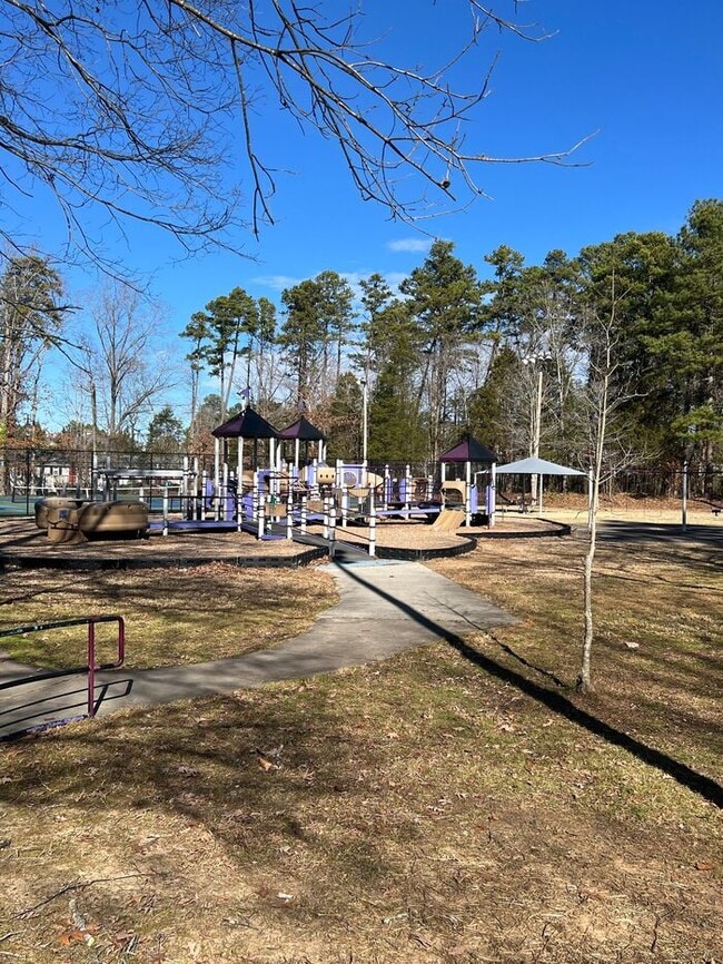 Building Photo - Duke View Apartments