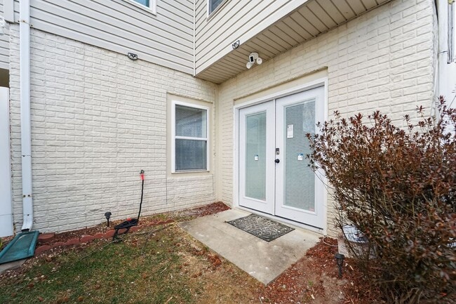 Building Photo - Private Basement Apartment for Rent!