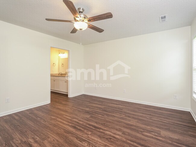 Building Photo - 5835 Regent Village Dr