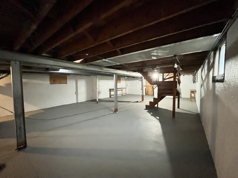 Building Photo - 6430 Bancroft Ave