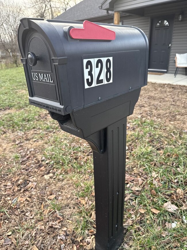 Building Photo - Beautiful ranch home