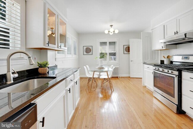 Building Photo - 5522 Blair Rd NE