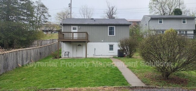 Building Photo - 825 Highland Ave