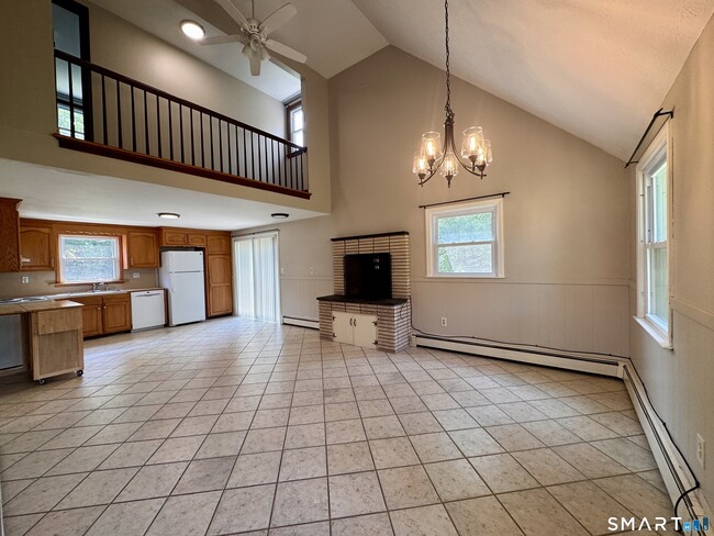 Building Photo - 138 Hampden Rd