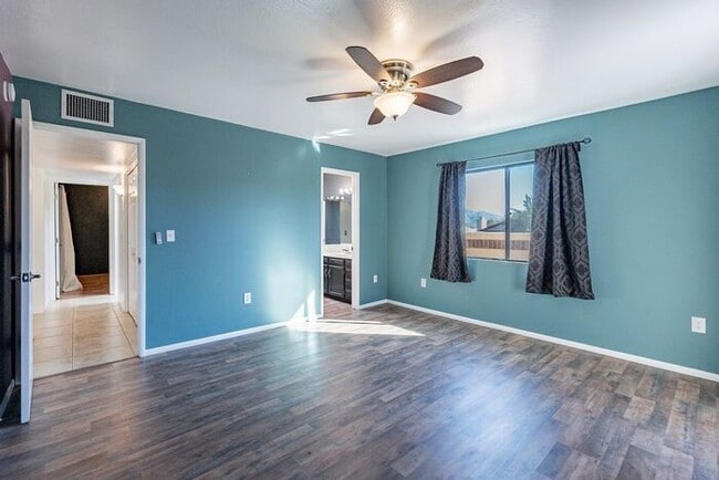 Building Photo - Pending/ Rented - 2-Car Garage & Fenced Yard! 2-Bed, 2-Bath Home in East Tucson