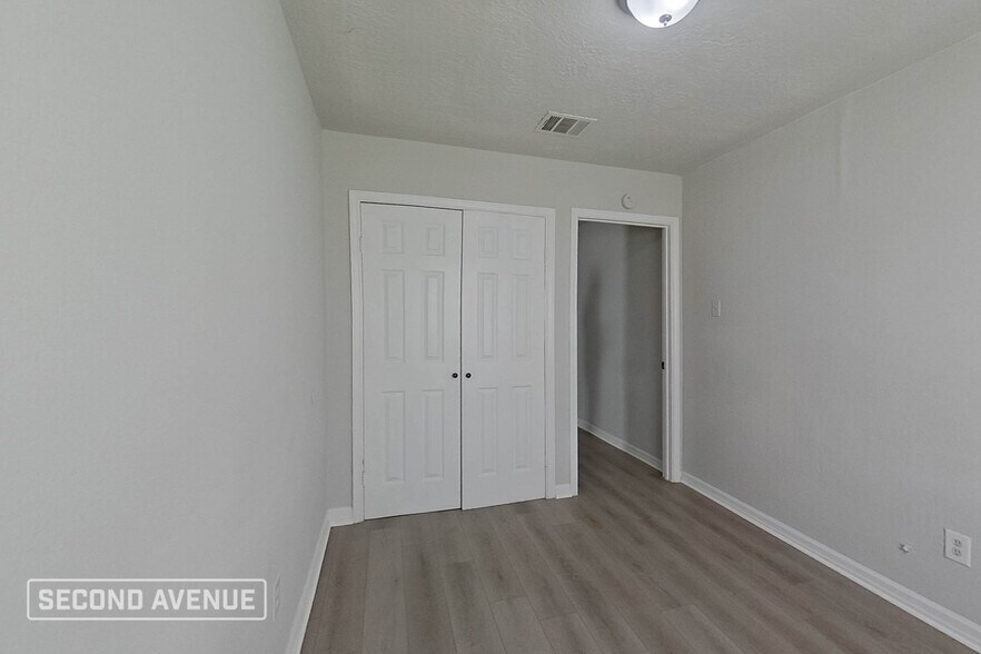 Building Photo - 205 Tilden Dr
