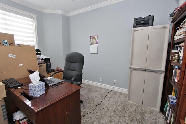 Building Photo - Immaculate Home Nestled in a Quiet Neighbo...