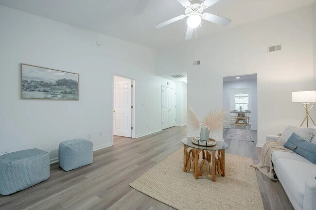 Building Photo - Available now. Great 2 BR/2 BA PARTIALLY FURNISHED Home in Meridian Place!