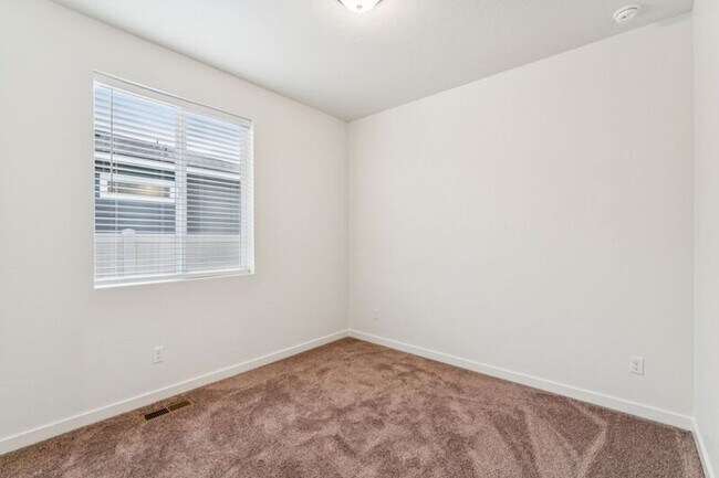 Building Photo - 7877 E Beaufort St