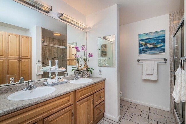 Building Photo - 4435 Summer Dr
