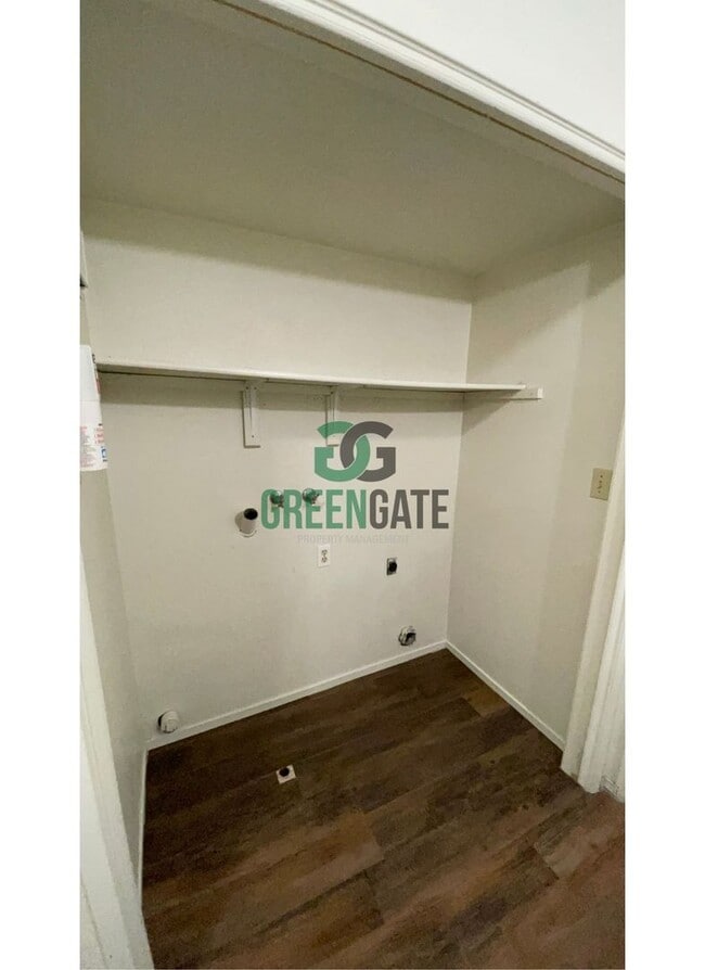 Building Photo - 3517 Woodglen Dr